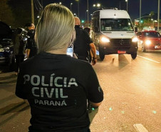 Policiais civis em campanha no transito