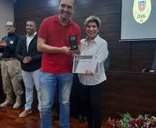 PCPR realiza entrega de medalhas para policiais civis em Ponta Grossa