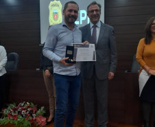 PCPR realiza entrega de medalhas para policiais civis em Ponta Grossa