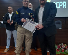 PCPR realiza entrega de medalhas para policiais civis em Ponta Grossa