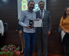 PCPR realiza entrega de medalhas para policiais civis em Ponta Grossa