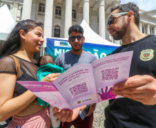 PCPR na Comunidade participa de evento de orientações a imigrantes e refugiados em Curitiba