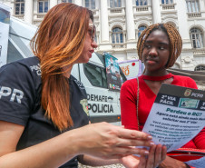 PCPR na Comunidade participa de evento de orientações a imigrantes e refugiados em Curitiba