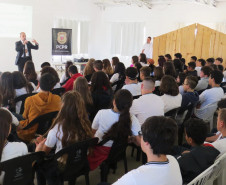 PCPR ministra palestra sobre crimes cibernéticos em Almirante Tamandaré