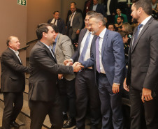 Governador comemora avanços na segurança pública em entrega de homenagens da Polícia Civil