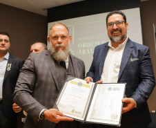 Governador comemora avanços na segurança pública em entrega de homenagens da Polícia Civil