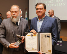 Governador comemora avanços na segurança pública em entrega de homenagens da Polícia Civil