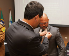 Governador comemora avanços na segurança pública em entrega de homenagens da Polícia Civil