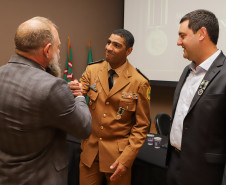 Governador comemora avanços na segurança pública em entrega de homenagens da Polícia Civil