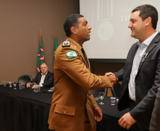 Governador comemora avanços na segurança pública em entrega de homenagens da Polícia Civil