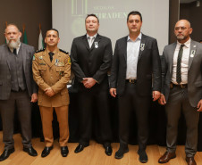 Governador comemora avanços na segurança pública em entrega de homenagens da Polícia Civil