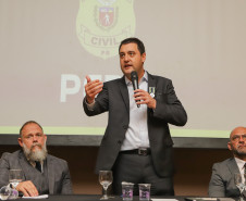 Governador comemora avanços na segurança pública em entrega de homenagens da Polícia Civil