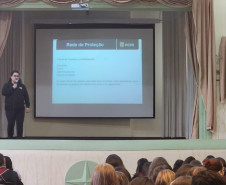 PCPR orienta 450 adolescentes sobre crimes virtuais em Santa Felicidade
