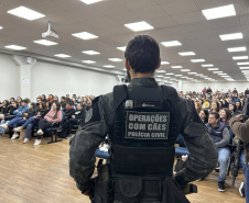 PCPR ministra palestra educativa de prevenção e combate às drogas para alunos de faculdade em Curitiba  