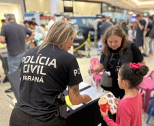 PCPR na Comunidade atende mais de três mil pessoas em exposição em shopping de Foz do Iguaçu