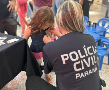 PCPR na Comunidade atende mais de três mil pessoas em exposição em shopping de Foz do Iguaçu