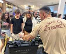 PCPR na Comunidade atende mais de três mil pessoas em exposição em shopping de Foz do Iguaçu