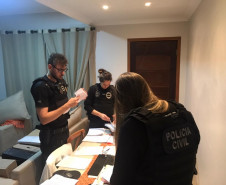 PCPR e MPPR prendem 15 pessoas em operação contra organização criminosa ligada ao tráfico de drogas em diversos estados do Brasil