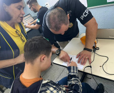 PCPR na Comunidade leva serviços de polícia judiciária para mais de 50 alunos em escola especial na Capital 