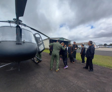    PCPR recebe visita de alunos com deficiência no Grupamento de Operações Aéreas 