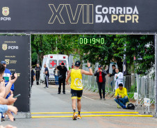 Mais de mil pessoas participam da 17ª Corrida da PCPR