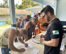 PCPR realiza entrega de mais de 260 carteiras de identidade na Ilha do Mel