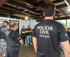PCPR e PMPR prendem duas pessoas em operação que apura homicídio tentado ocorrido em Pontal do Paraná
