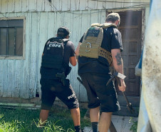 PCPR prende casal em flagrante em operação contra o tráfico de drogas em Antonina