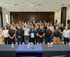PCPR realiza entrega de medalhas de serviço policial para servidores de Paranaguá 
