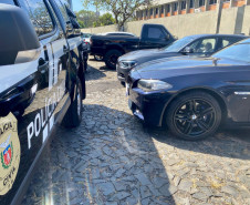 PCPR apreende dois veículos de luxo utilizados na prática de rachas em Ponta Grossa