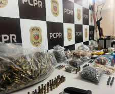 PCPR apreende mais de mil munições e outros produtos ilícitos em residência de Curitiba
