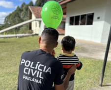 A Polícia Civil do Paraná (PCPR) levou serviços de polícia judiciária e exposição para mais de 250 pessoas durante eventos do PCPR na Comunidade que aconteceram de sexta-feira (31) sábado (1) em Curitiba e Colombo, na Região Metropolitana de Curitiba.