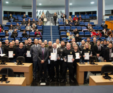 PCPR homenageia servidores com medalhas de serviço policial na Região Metropolitana de Curitiba