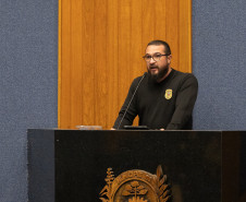 PCPR homenageia servidores com medalhas de serviço policial na Região Metropolitana de Curitiba