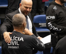 PCPR homenageia servidores com medalhas de serviço policial na Região Metropolitana de Curitiba