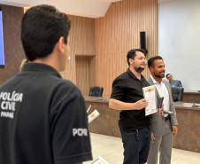 PCPR homenageia servidores com medalhas de serviço policial no Sudoeste