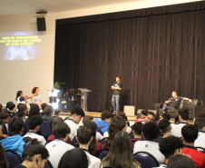 PCPR ministra palestra sobre crimes virtuais para mais de 300 alunos em Curitiba 