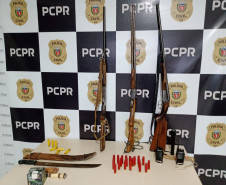 PCPR e PMPR prendem três homens por crimes de maus tratos a cães e porte ilegal de arma de fogo em Sengés 