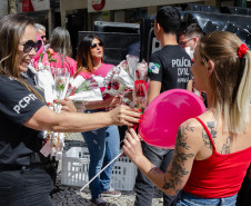 PCPR participa de caminhada e ações da Campanha Outubro Rosa em Curitiba