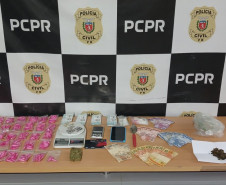 PCPR e PMPR prendem dois homens em flagrante por tráfico de drogas em Piraquara 