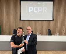 PCPR homenageia servidores com Medalhas de Serviço Policial no noroeste do Estado