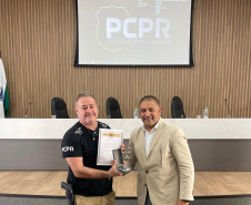PCPR homenageia servidores com Medalhas de Serviço Policial no noroeste do Estado