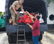 PCPR entrega presentes a crianças de CEMEI em Curitiba
