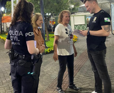PCPR realiza panfletagem de conscientização ao combate da violência contra a mulher 