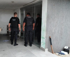 PCPR e PMPR prendem 10 pessoas durante o cumprimento de 27 mandados de busca e apreensão em Cascavel 