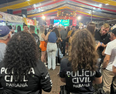 PCPR realiza panfletagem de conscientização ao combate da violência contra a mulher 