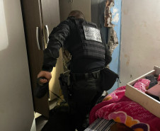 PCPR e PMPR prendem 10 pessoas durante o cumprimento de 27 mandados de busca e apreensão em Cascavel 