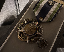 PCPR homenageia servidores com Medalhas de Serviço Policial na Capital