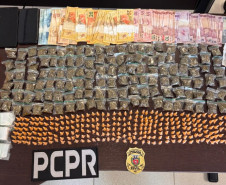 PCPR prende duas pessoas em flagrante e apreende drogas em Pinhais