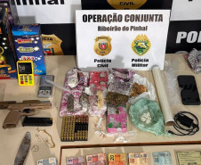 PCPR e PMPR prendem duas pessoas e apreendem drogas em Jundiaí do Sul 